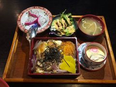 -一豚轩·烧鸟·豚骨拉面(五四路店)