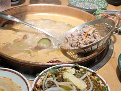 -洱火云南酸菜牛肉火锅(石景山当代商城店)