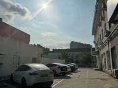 -北亚国超特斯拉授权钣喷中心
