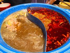 重庆红油经典鸳鸯锅-王歘歘·chuǎ火锅(五道营店)