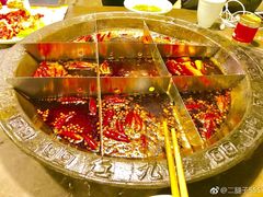 -红九格老火锅(三峡广场店)
