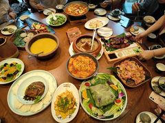 -老滇山寨•云南特色菜•地方菜•民族风情歌舞表演(金碧店)