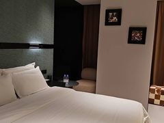 -万泊酒店(长沙五一广场国金中心店)