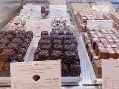 -VENCHI 闻绮(北京国贸商城店)