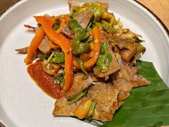 彝族手撕美人椒拌牛腱-云海肴·汽锅鸡·云南菜(美罗城店)