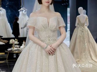 ‌长沙婚纱｜猜猜‌她最后选的哪件？