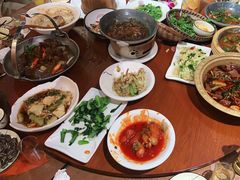 -老滇山寨•云南特色菜•地方菜•民族风情歌舞表演(金碧店)