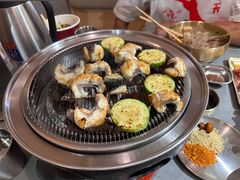 -围炉肉舍丹东海鲜烤肉·烤活鳗(步行街店)