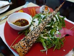 自己取和配的刺身芝麻菜沙拉-上海东方佘山翰悦阁酒店·Vie全日制餐厅