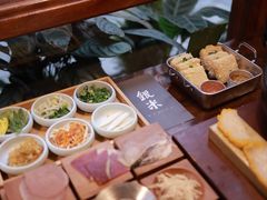 -银米·云南传统过桥米线(双廊黑金冠店)