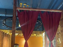 -老滇山寨•云南特色菜•地方菜•民族风情歌舞表演(金碧店)