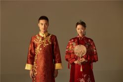 点击看大图 -挪娅婚纱摄影皇家会所