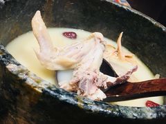 墨脱石锅鸡-敏珠拉姆藏餐·南京厨房(富春江东街店)