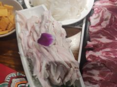 -老牌坊云南鱼豆花火锅(哈西万达店)