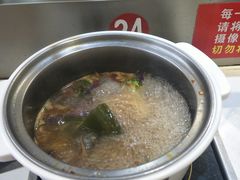 -百品聚旋转火锅(万德庄店)