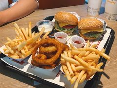 -The Habit Burger Grill 哈比特汉堡(复兴soho店)