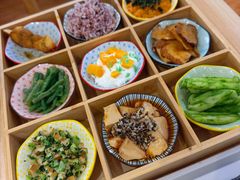 九宫格（盲盒）-轻蔬不用等·素食(江苏路店)