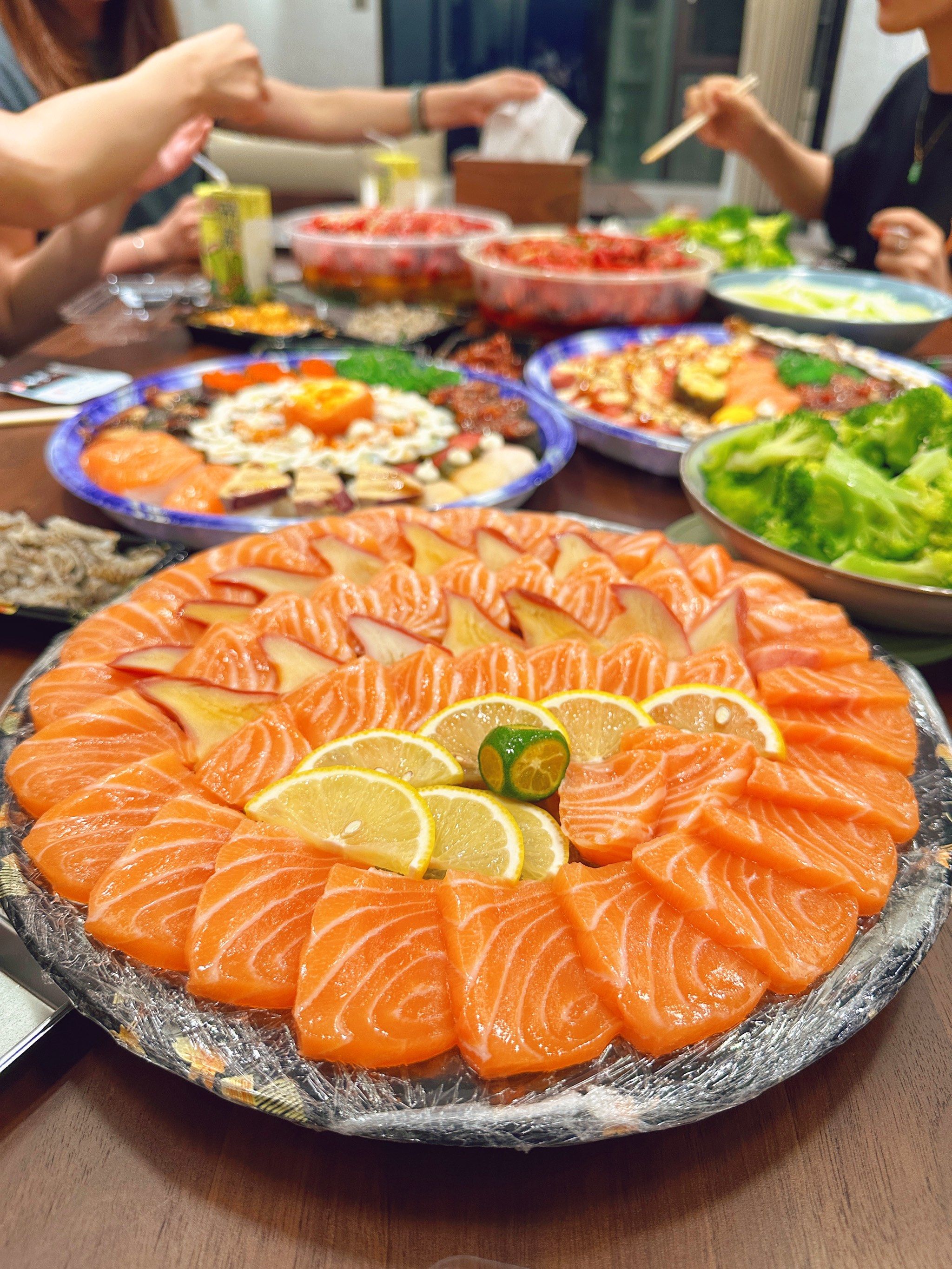 三文鱼拼盘来袭