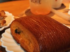-VERIE BAKEHOUSE