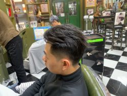 -查尔曼男士理发馆