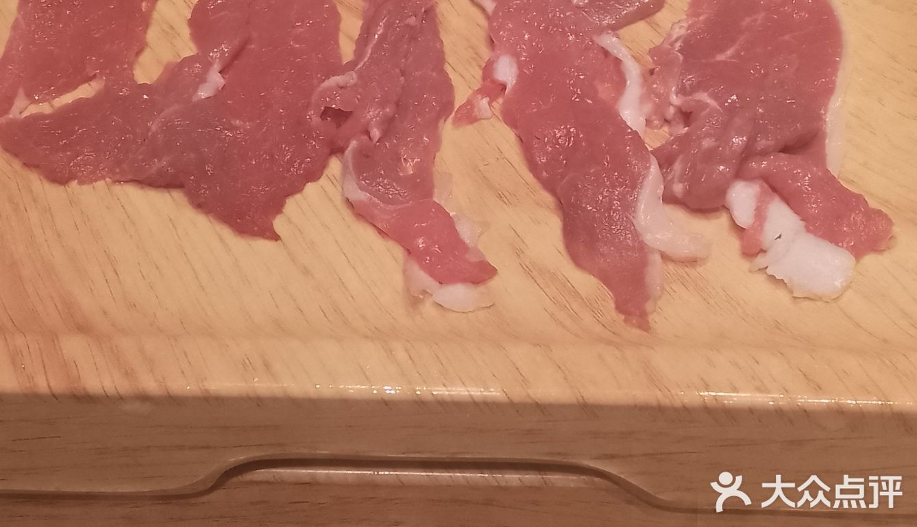 口味在线，经济实惠的火锅自助餐厅