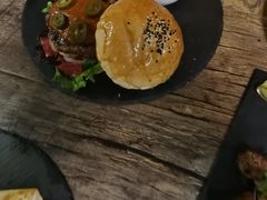 -HIGH FIVE哈福手工汉堡(桂林路店)