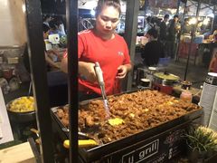 -席娜卡琳火车铁道夜市