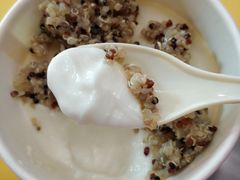 酸奶加藜麦-桥门程记(兰州南关夜市店)