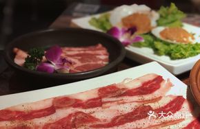 Black Xiang Pig Belly with Snow Cabbage