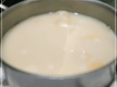 -红鼎豆捞·非遗鲍皇汤火锅(宝丰路店)