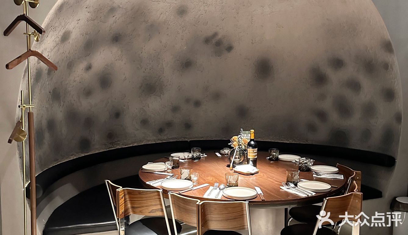 一整个高级住了！这个南洋料理餐厅！