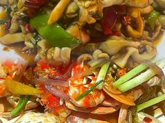 -三亚火车头万人海鲜广场