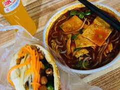 麻辣米线-老字号杨坡红油米线腊汁肉夹馍(东四道巷店)