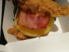 培根鸡腿重磅肉霸堡-肯德基(余杭莱蒙店)