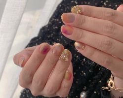 -Momo nail 日系美甲