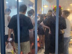 等位区-翁林甜品