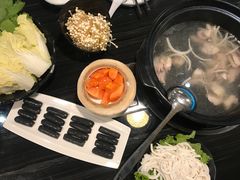 -东椰·海南椰子鸡火锅(朝阳门店)