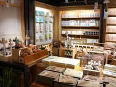 -猫的天空之城概念书店(苏州诚品店)