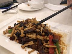 鸡枞菇炒腊味-南太湖山庄·四季轩&国风堂中餐厅