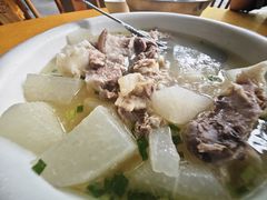 萝卜炖肘子-荣生萝卜汤饭店