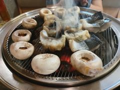 -围炉肉舍•炭烤活鳗•丹东海鲜烤肉(步行街店)