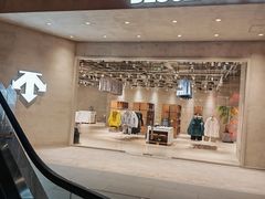 -迪桑特DESCENTE(北京三里屯BLANC店)