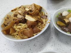 -松树干拌面店