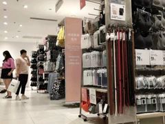 -优衣库(威海威高购物中心店)