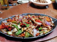 -老滇山寨•云南特色菜•地方菜•民族风情歌舞表演(金碧店)