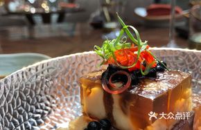 Abalone Jelly with Black Vinegar Pearls