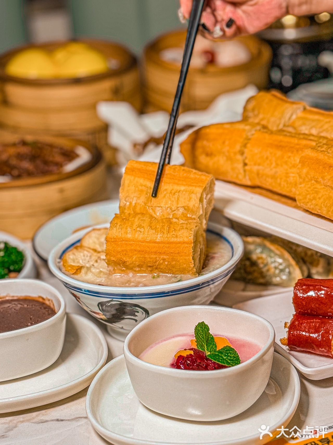 新年的到来来到了荔轼楼这家粤式茶楼，这里的環境优雅