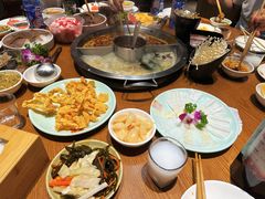 -佬土鹅肠火锅(中建大观店)