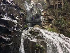 -藏龙百瀑风景区