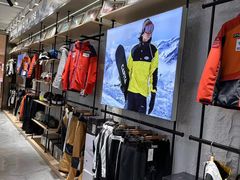 -Hopo Snow 城市滑雪空间(滨江宝龙城店)